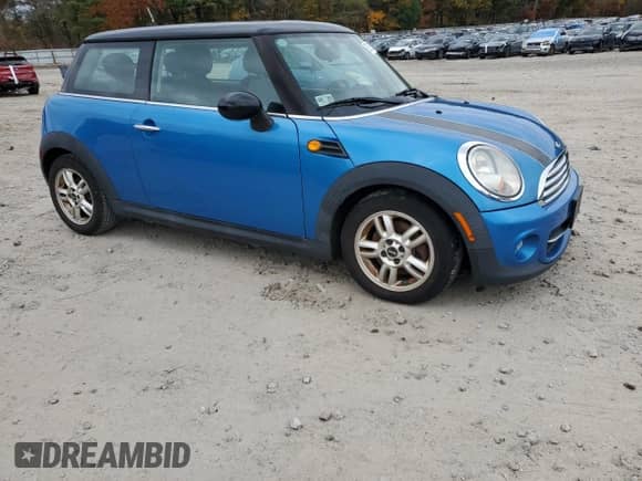 2012 MINI Hardtop с VIN WMWSU3C58CT255114, выставлен на аукционе Copart как лот 82761795 с пробегом 147 495 миль миль и Чистый • Clean title. История ставок и продаж доступна на DreamBid. Изображение 4.