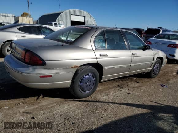 1998 Chevrolet Lumina с VIN 2G1WL52M8W9203045, выставлен на аукционе Copart как лот 81092264 с пробегом 239 831 миль миль и Списание • Salvage title. История ставок и продаж доступна на DreamBid. Изображение 3.