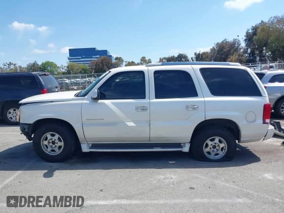 2004 Cadillac Escalade with VIN 1GYEK63N54R180355, listed as a IAAI auction lot 42173840 with 146,376 mi miles and . Bid and sale history available at DreamBid. Image 15.