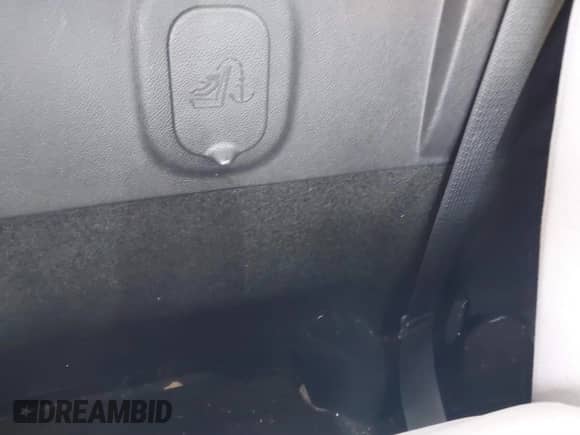 2018 Chevrolet Silverado 1500 Work Truck с VIN 1GCNCNEH3JZ336487, выставлен на аукционе IAAI как лот 41759351 с пробегом 93 111 миль миль и . История ставок и продаж доступна на DreamBid. Изображение 8.