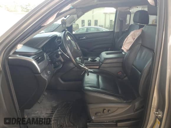 2018 Chevrolet Tahoe LT z VIN 1GNSCBKC0JR245341, wystawiony jako Copart lot #81939655 z przebiegiem 87 797 mil mil oraz Szkoda całkowita • Salvage title. Historia ofert i sprzedaży dostępna na DreamBid. Obrazek 7.