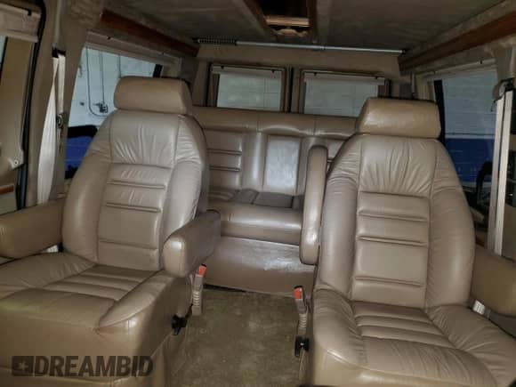 2002 Ford Econoline Cargo Recreational with VIN 1FDRE14W32HB64467, listed as a Copart auction lot 81878595 with 139,517 mi miles and Salvage title. Bid and sale history available at DreamBid. Image 10.