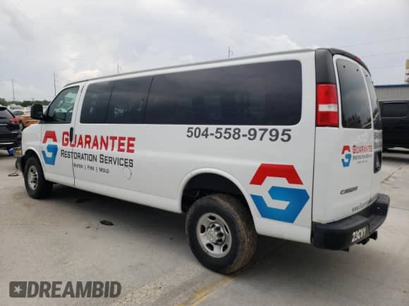 2023 Chevrolet Express Passenger LS с VIN 1GAZGNFP6P1205159, выставлен на аукционе Copart как лот 54216095 с пробегом 33 752 миль миль и Списание • Salvage title. История ставок и продаж доступна на DreamBid. Изображение 2.