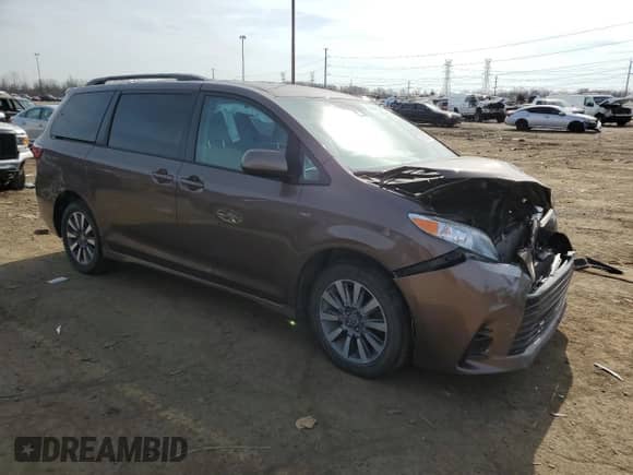 2020 Toyota Sienna LE with VIN 5TDJZ3DCXLS244904, listed as a Copart auction lot 49232455 with 125,791 mi miles and Non repairable. Bid and sale history available at DreamBid. Image 4.