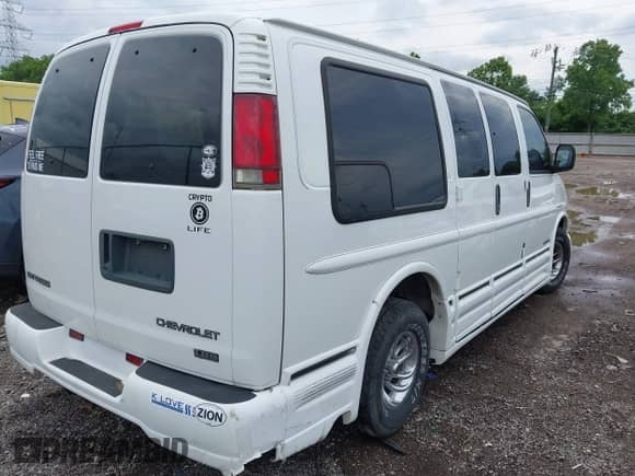 2002 Chevrolet Express z VIN 1GBFG15R221241725, wystawiony jako IAAI lot #42457578 z przebiegiem 107 705 mil mil oraz . Historia ofert i sprzedaży dostępna na DreamBid. Obrazek 4.