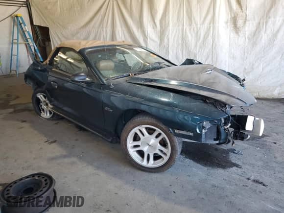 1996 Ford Mustang GT z VIN 1FALP45XXTF195022, wystawiony jako Copart lot #81088355 z przebiegiem 127 304 mil mil oraz Szkoda całkowita • Salvage title. Historia ofert i sprzedaży dostępna na DreamBid. Obrazek 4.