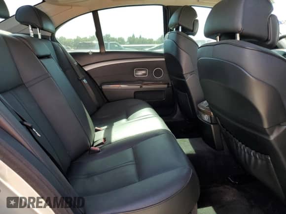 2006 BMW 7 Series 750i with VIN WBAHL83566DT03671, listed as a Copart auction lot 64324505 with 154,418 mi miles and Clean title. Bid and sale history available at DreamBid. Image 10.