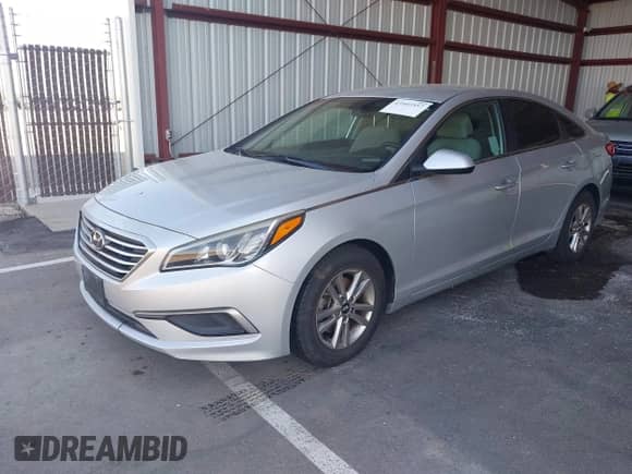 2017 Hyundai Sonata SE with VIN 5NPE24AF3HH577002, listed as a IAAI auction lot 43403557 with 131,765 mi miles and . Bid and sale history available at DreamBid. Image 2.