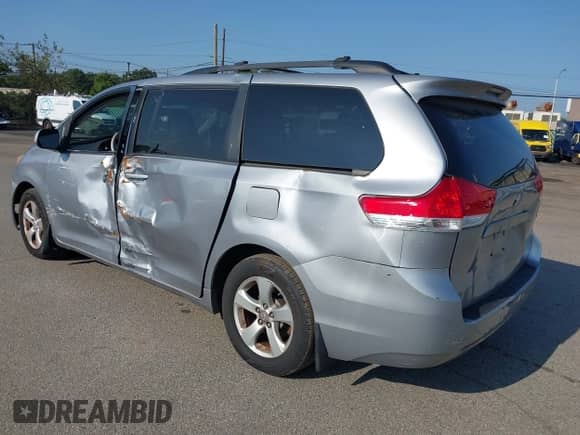 2012 Toyota Sienna LE AAS с VIN 5TDKK3DC3CS228293, выставлен на аукционе IAAI как лот 43269791 с пробегом 96 848 миль миль и . История ставок и продаж доступна на DreamBid. Изображение 3.