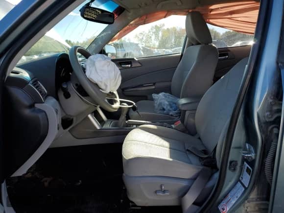 2012 Subaru Forester X Premium z VIN JF2SHADC1CG403932, wystawiony jako Copart lot #86653315 z przebiegiem 180 559 mil mil oraz Szkoda całkowita • Salvage title. Historia ofert i sprzedaży dostępna na DreamBid. Obrazek 7.