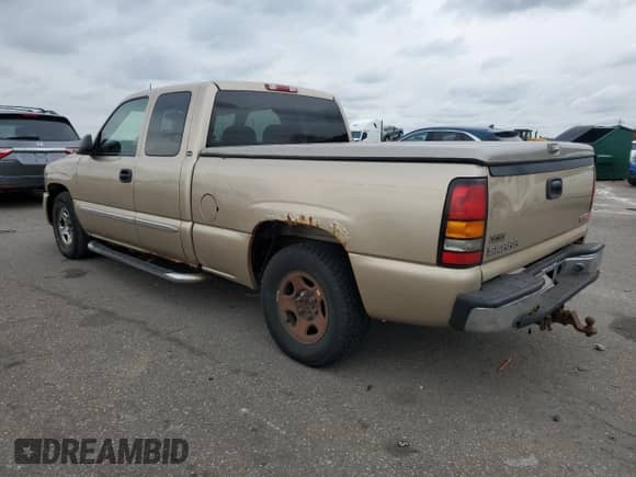 2004 GMC Sierra 1500 SLE z VIN 2GTEC19T841159097, wystawiony jako Copart lot #85414145 z przebiegiem 117 849 mil mil oraz Czysty tytuł • Clean title. Historia ofert i sprzedaży dostępna na DreamBid. Obrazek 2.