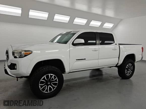 2017 Toyota Tacoma SR5 с VIN 3TMAZ5CN0HM036276, выставлен на аукционе Copart как лот 84476335 с пробегом 174 928 миль миль и Чистый • Clean title. История ставок и продаж доступна на DreamBid. Изображение 1.