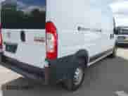 2022 Ram ProMaster Cargo z VIN 3C6LRVDG7NE110590, wystawiony jako IAAI lot #42947226 z przebiegiem Nie podano mil oraz . Historia ofert i sprzedaży dostępna na DreamBid. Obrazek 4.