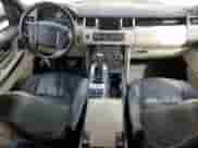 2013 Land Rover Range Rover Sport HSE Lux z VIN SALSK2D43DA791516, wystawiony jako Copart lot #80067765 z przebiegiem Nie podano mil oraz Czysty tytuł • Clean title. Historia ofert i sprzedaży dostępna na DreamBid. Obrazek 8.