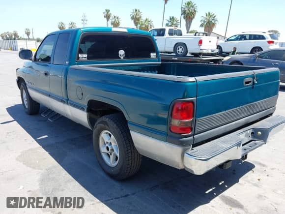 1999 Dodge 1500 with VIN 3B7HC13Y8XG207548, listed as a IAAI auction lot 42525437 with 182,410 mi miles and . Bid and sale history available at DreamBid. Image 3.
