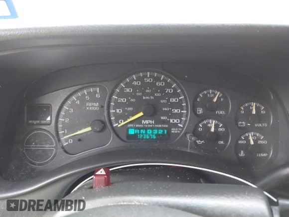 2000 Chevrolet Silverado 1500 LS with VIN 2GCEC19V5Y1338379, listed as a IAAI auction lot 42250903 with 123,676 mi miles and . Bid and sale history available at DreamBid. Image 7.