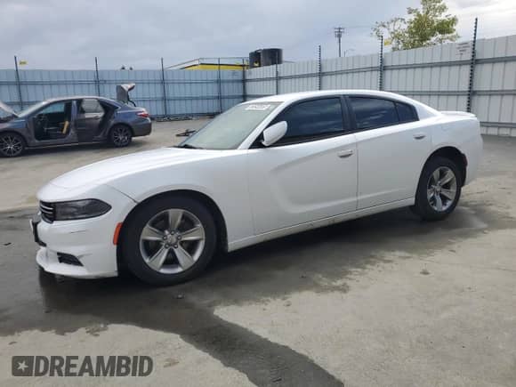2016 Dodge Charger SE z VIN 2C3CDXBG2GH150237, wystawiony jako Copart lot #82054405 z przebiegiem 110 097 mil mil oraz Czysty tytuł • Clean title. Historia ofert i sprzedaży dostępna na DreamBid. Obrazek 1.