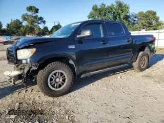 2011 Toyota Tundra с VIN 5TFDY5F12BX183645, выставлен на аукционе Copart как лот 80472295 с пробегом 150 872 миль миль и Списание • Salvage title. История ставок и продаж доступна на DreamBid. Изображение 1.
