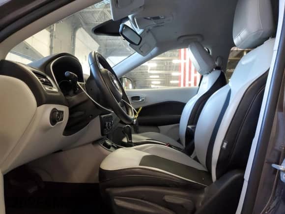 2018 Jeep Compass Latitude with VIN 3C4NJDBBXJT413086, listed as a Copart auction lot 62756545 with 110,304 mi miles and Non repairable. Bid and sale history available at DreamBid. Image 7.