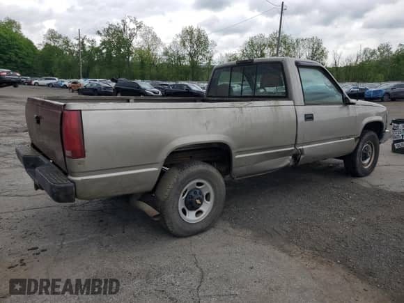 2000 Chevrolet Silverado 2500 с VIN 1GCGC24R0YR194904, выставлен на аукционе Copart как лот 56783435 с пробегом 279 396 миль миль и Чистый • Clean title. История ставок и продаж доступна на DreamBid. Изображение 3.