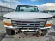 1995 Ford F-150 z VIN 2FTEF15N9SCA29474, wystawiony jako Copart lot #81256775 z przebiegiem 210 208 mil mil oraz Szkoda całkowita • Salvage title. Historia ofert i sprzedaży dostępna na DreamBid. Obrazek 5.