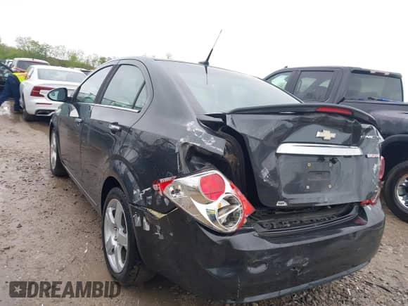 2014 Chevrolet Sonic LTZ с VIN 1G1JE5SB5E4219417, выставлен на аукционе IAAI как лот 42155448 с пробегом 107 048 миль миль и . История ставок и продаж доступна на DreamBid. Изображение 3.
