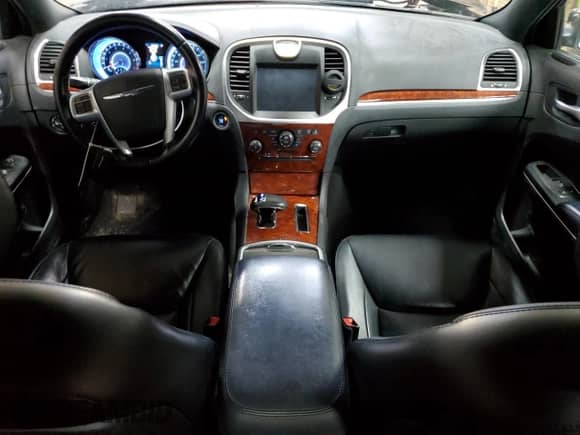 2013 Chrysler 300 с VIN 2C3CCARG3DH505370, выставлен на аукционе Copart как лот 69351165 с пробегом 218 289 миль миль и Чистый • Clean title. История ставок и продаж доступна на DreamBid. Изображение 8.