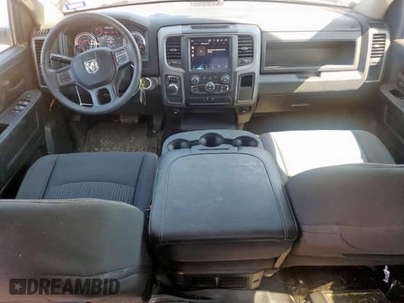 2024 Ram 1500 Express z VIN 1C6RR6KG5RS197363, wystawiony jako Copart lot #70836035 z przebiegiem 17 057 mil mil oraz Szkoda całkowita • Salvage title. Historia ofert i sprzedaży dostępna na DreamBid. Obrazek 8.