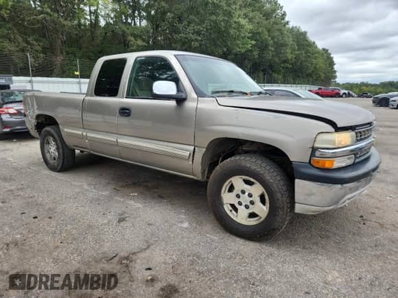 1999 Chevrolet Silverado 1500 LS with VIN 2GCEK19T1X1290279, listed as a Copart auction lot 81152175 with 298,379 mi miles and Salvage title. Bid and sale history available at DreamBid. Image 4.