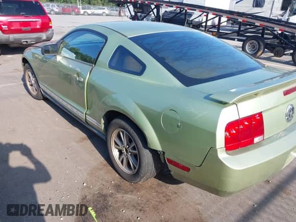 2005 Ford Mustang Deluxe с VIN 1ZVFT80N155166465, выставлен на аукционе IAAI как лот 43029667 с пробегом 194 364 миль миль и . История ставок и продаж доступна на DreamBid. Изображение 3.