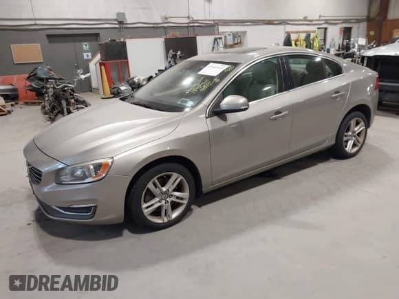 2014 Volvo S60 T5 z VIN YV1612FH0E2294327, wystawiony jako IAAI lot #43466932 z przebiegiem 184 941 mil mil oraz . Historia ofert i sprzedaży dostępna na DreamBid. Obrazek 2.