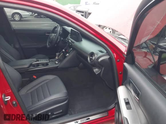 2023 Lexus IS 500 F Sport Performance Premium z VIN JTHAP1D25P5004199, wystawiony jako IAAI lot #42940556 z przebiegiem 26 389 mil mil oraz . Historia ofert i sprzedaży dostępna na DreamBid. Obrazek 5.