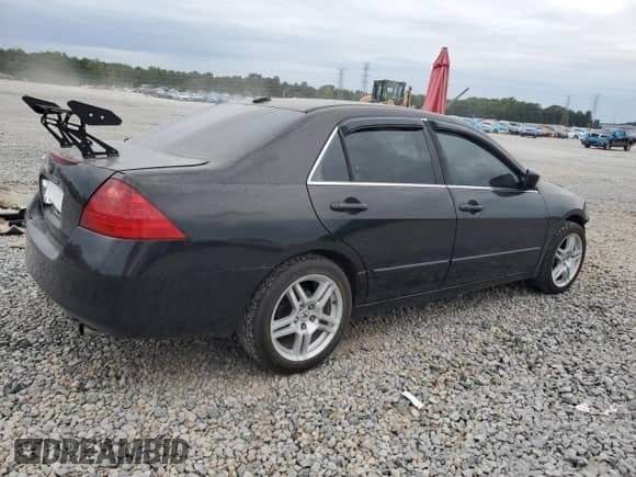 2006 Honda Accord EX-L z VIN 1HGCM56886A039998, wystawiony jako Copart lot #70776515 z przebiegiem 228 638 mil mil oraz Szkoda całkowita • Salvage title. Historia ofert i sprzedaży dostępna na DreamBid. Obrazek 3.