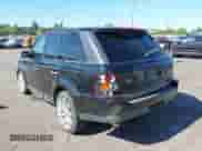 2007 Land Rover Range Rover Sport SC z VIN SALSH23497A111915, wystawiony jako IAAI lot #42396962 z przebiegiem 153 941 mil mil oraz . Historia ofert i sprzedaży dostępna na DreamBid. Obrazek 13.