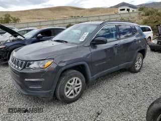2020 Jeep Compass Sport z VIN 3C4NJDAB5LT242784, wystawiony jako Copart lot #65456135 z przebiegiem 54 567 mil mil oraz Szkoda całkowita • Salvage title. Historia ofert i sprzedaży dostępna na DreamBid. Obrazek 1.