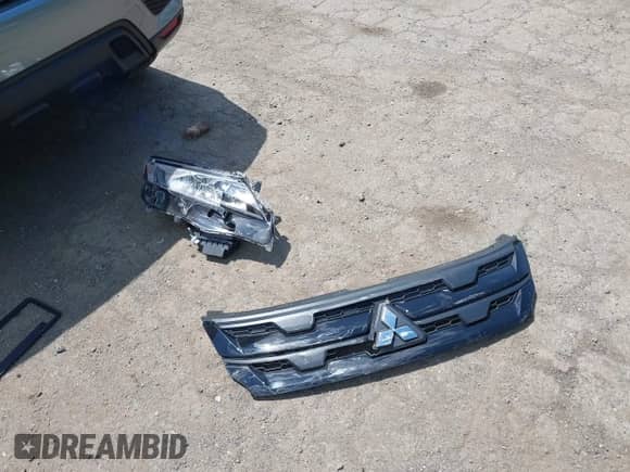 2023 Mitsubishi Outlander ES z VIN JA4ARUAU5PU013679, wystawiony jako IAAI lot #42175376 z przebiegiem 19 024 mil mil oraz . Historia ofert i sprzedaży dostępna na DreamBid. Obrazek 12.