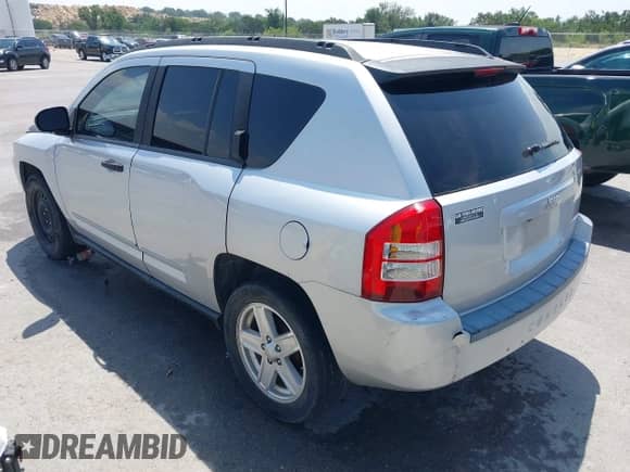 2008 Jeep Compass Sport с VIN 1J8FT47048D767281, выставлен на аукционе IAAI как лот 42010343 с пробегом 164 734 миль миль и . История ставок и продаж доступна на DreamBid. Изображение 3.