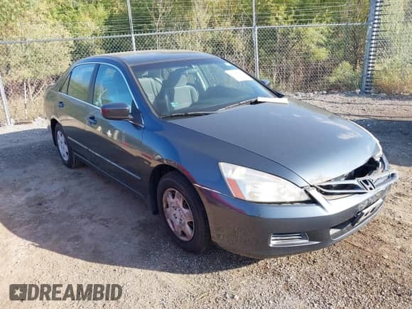 2007 Honda Accord LX с VIN JHMCM56467C020768, выставлен на аукционе IAAI как лот 43325150 с пробегом 137 766 миль миль и . История ставок и продаж доступна на DreamBid. Изображение 1.