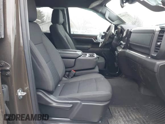 2023 Chevrolet Silverado 1500 LT z VIN 1GCPDKEK6PZ166666, wystawiony jako IAAI lot #41735910 z przebiegiem 29 491 mil mil oraz . Historia ofert i sprzedaży dostępna na DreamBid. Obrazek 5.