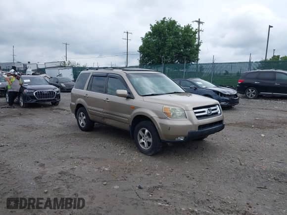 2006 Honda Pilot EX-L z VIN 5FNYF28756B008300, wystawiony jako IAAI lot #42543571 z przebiegiem 175 273 mil mil oraz . Historia ofert i sprzedaży dostępna na DreamBid. Obrazek 1.