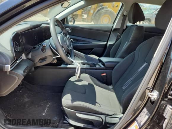 2024 Hyundai Elantra SEL with VIN KMHLM4DG2RU727609, listed as a Copart auction lot 69951935 with 18,032 mi miles and Salvage title. Bid and sale history available at DreamBid. Image 7.