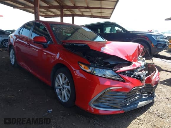 2023 Toyota Camry LE z VIN 4T1C11AK5PU178310, wystawiony jako IAAI lot #43100296 z przebiegiem 43 286 mil mil oraz . Historia ofert i sprzedaży dostępna na DreamBid. Obrazek 1.