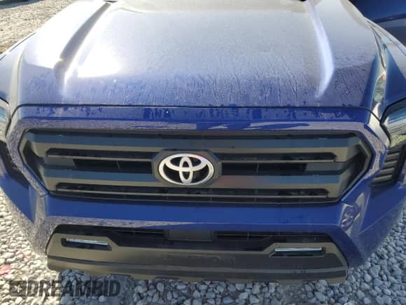 2024 Toyota Tacoma TRD Off Road with VIN 3TMLB5JN0RM031080, listed as a Copart auction lot 70222045 with 3,177 mi miles and Salvage title. Bid and sale history available at DreamBid. Image 11.