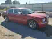 2007 Chrysler 300 C z VIN 2C3KA63H77H813579, wystawiony jako Copart lot #84044905 z przebiegiem 212 751 mil mil oraz Szkoda całkowita • Salvage title. Historia ofert i sprzedaży dostępna na DreamBid. Obrazek 4.