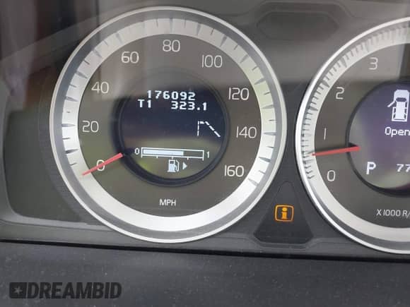 2012 Volvo XC70 T6 z VIN YV4902BZ8C1133227, wystawiony jako IAAI lot #42369598 z przebiegiem 176 092 mil mil oraz . Historia ofert i sprzedaży dostępna na DreamBid. Obrazek 15.