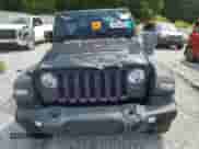 2023 Jeep Wrangler Willys z VIN 1C4HJXDN6PW616596, wystawiony jako Copart lot #64408235 z przebiegiem 33 622 mil mil oraz Czysty tytuł • Clean title. Historia ofert i sprzedaży dostępna na DreamBid. Obrazek 5.