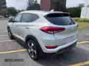 2016 Hyundai Tucson Limited z VIN KM8J3CA29GU181126, wystawiony jako Copart lot #86972065 z przebiegiem 125 817 mil mil oraz Czysty tytuł • Clean title. Historia ofert i sprzedaży dostępna na DreamBid. Obrazek 3.