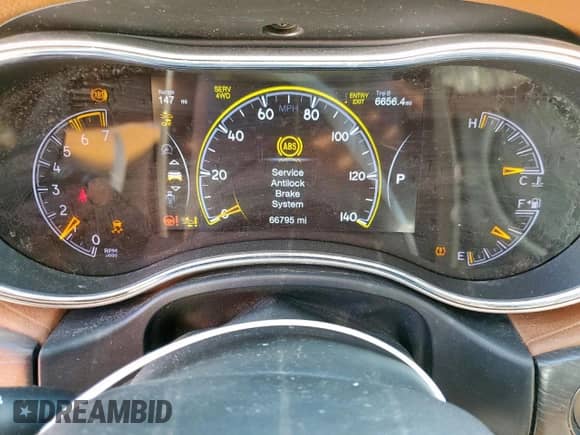 2018 Jeep Grand Cherokee Summit with VIN 1C4RJFJT6JC173831, listed as a Copart auction lot 71055285 with 66,795 mi miles and Salvage title. Bid and sale history available at DreamBid. Image 9.