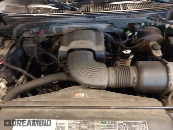 2002 Ford F-150 XL с VIN 2FTRF17W42CA68335, выставлен на аукционе IAAI как лот 42307601 с пробегом 184 138 миль миль и . История ставок и продаж доступна на DreamBid. Изображение 10.