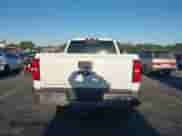 2017 Chevrolet Silverado 2500HD LT z VIN 1GC1KVEG8HF128707, wystawiony jako IAAI lot #41795885 z przebiegiem 192 048 mil mil oraz . Historia ofert i sprzedaży dostępna na DreamBid. Obrazek 16.